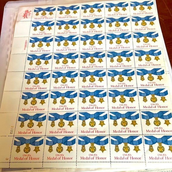 Medal of honor, Stamps - Picture 1 of 3